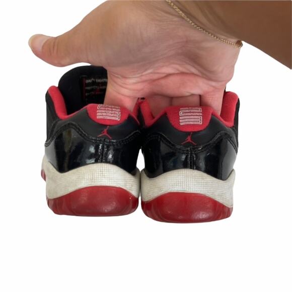 Air Jordan 11 Retro Low BP bred sneakers 11C - Picture 4 of 7